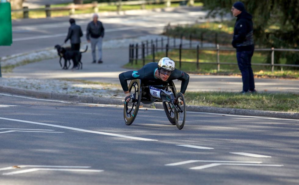 marcel hug, swiss paralympic athlete and wheelchair racer, in the 2021 nyc marathon