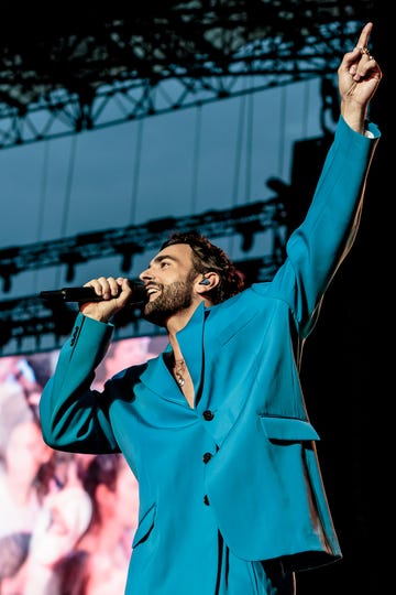 marco mengoni look valentino