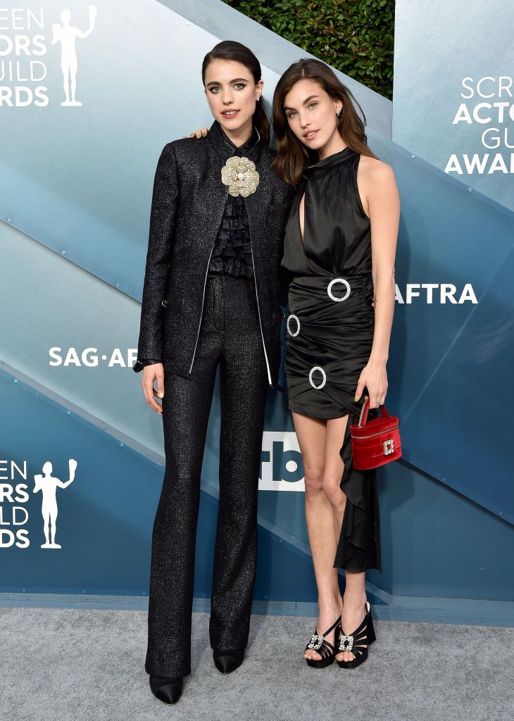 [Image: margaret-qualley-and-rainey-qualley-atte...943639.jpg]