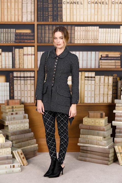 Chanel : Photocall - Paris Fashion Week - Haute Couture Fall Winter 2020