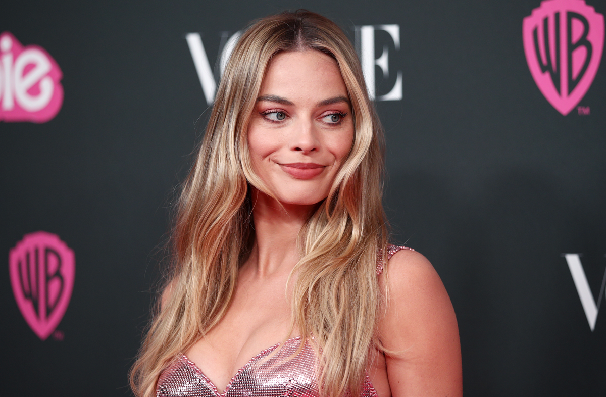 The Internet Is Obsessed With Margot Robbie Dressing Like Another ...