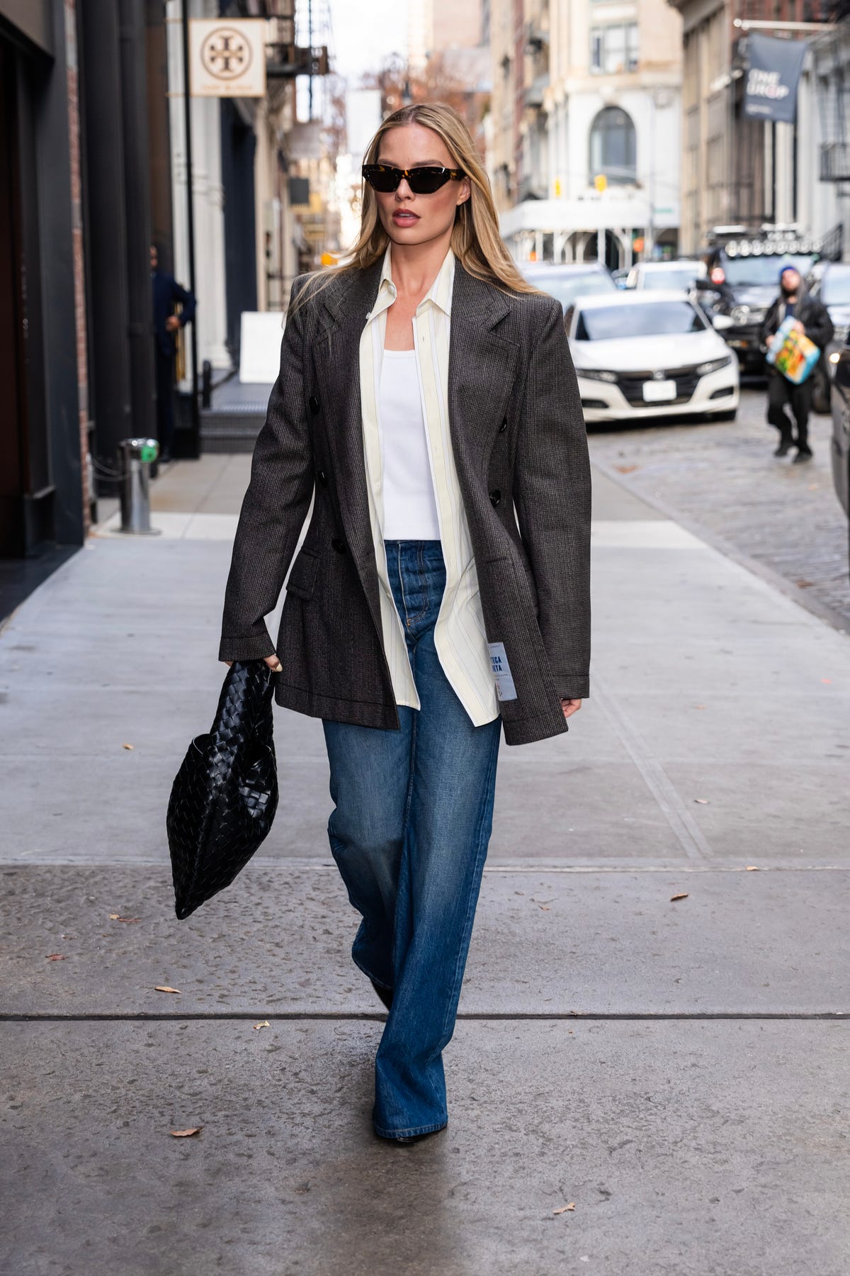 Blazer Outfit Formulas Every Career Woman Can Master