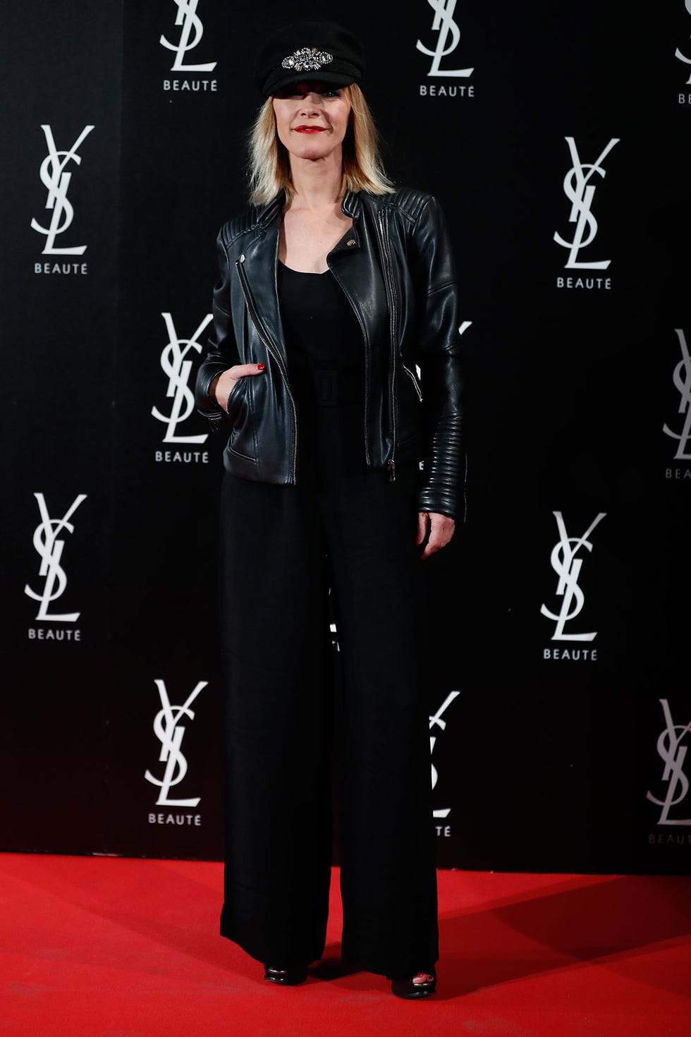 De Rosalía a Marta Hazas pasando por Mónica Cruz. Todos los looks de la alfombra roja de la fiesta YSL The Slim Rouge Pur Couture,