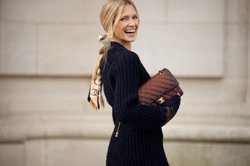 mujer sonriendo