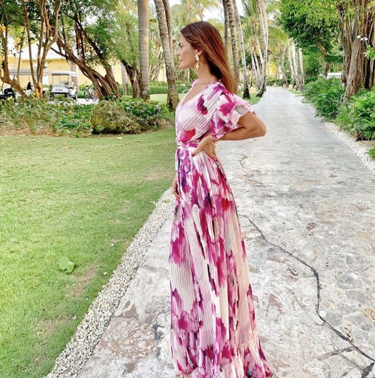 Clothing, Pink, Shoulder, Dress, Beauty, Fashion, Day dress, Joint, Long hair, Summer, 