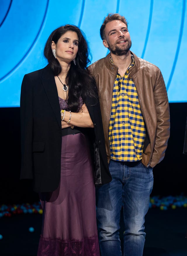 la pareja en el interior de la casa de guadalix