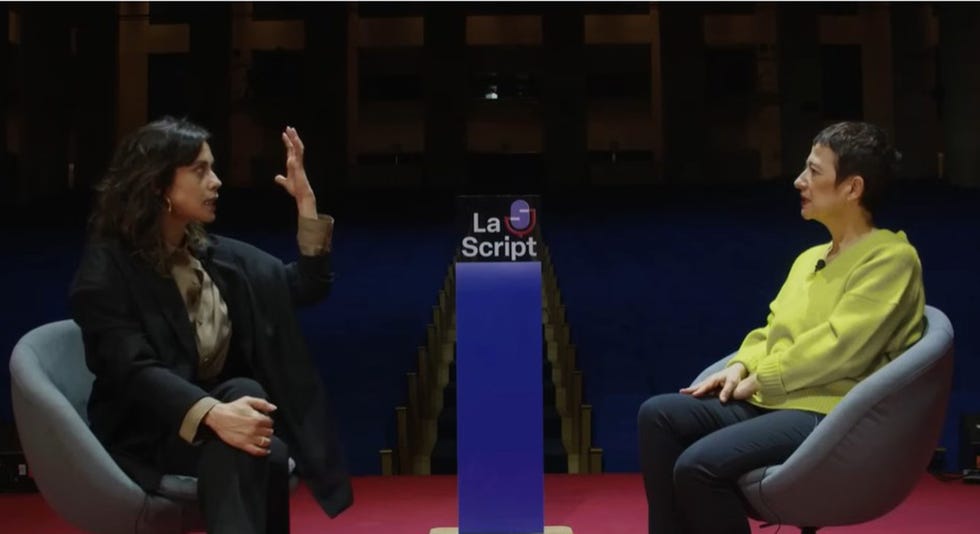 la actriz maria leon en el podcast de maria guerra, la script