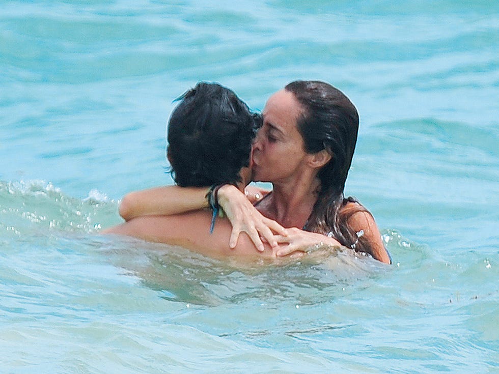 presumen de amor en la playa