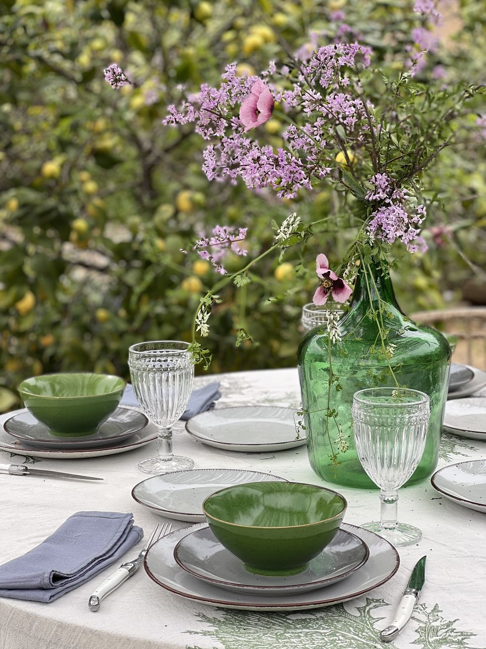 green spring table