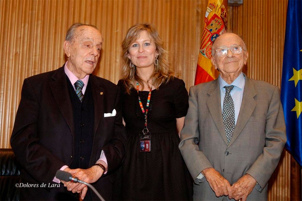 María Rey junto a Manuel Fraga y Santiago Carrillo