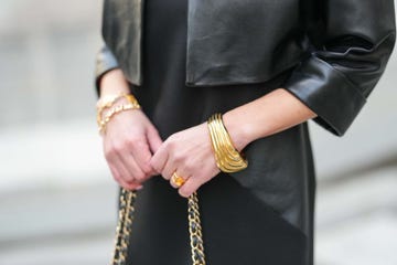 gold jewellery street style
