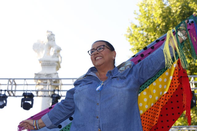 maría del monte confiesa que tiene novia en el orgullo de sevilla