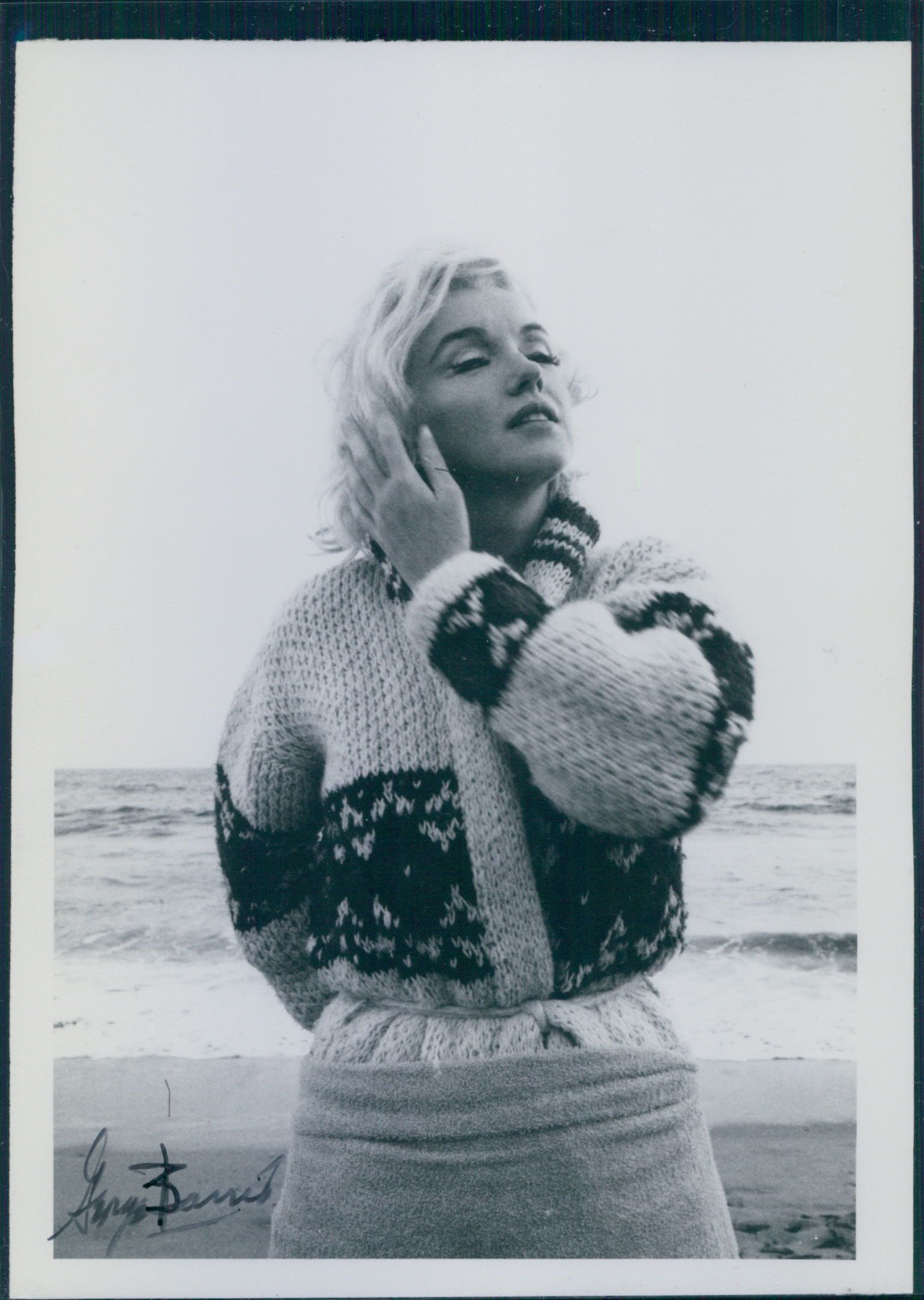 Marilyn monroe beach clearance sweater