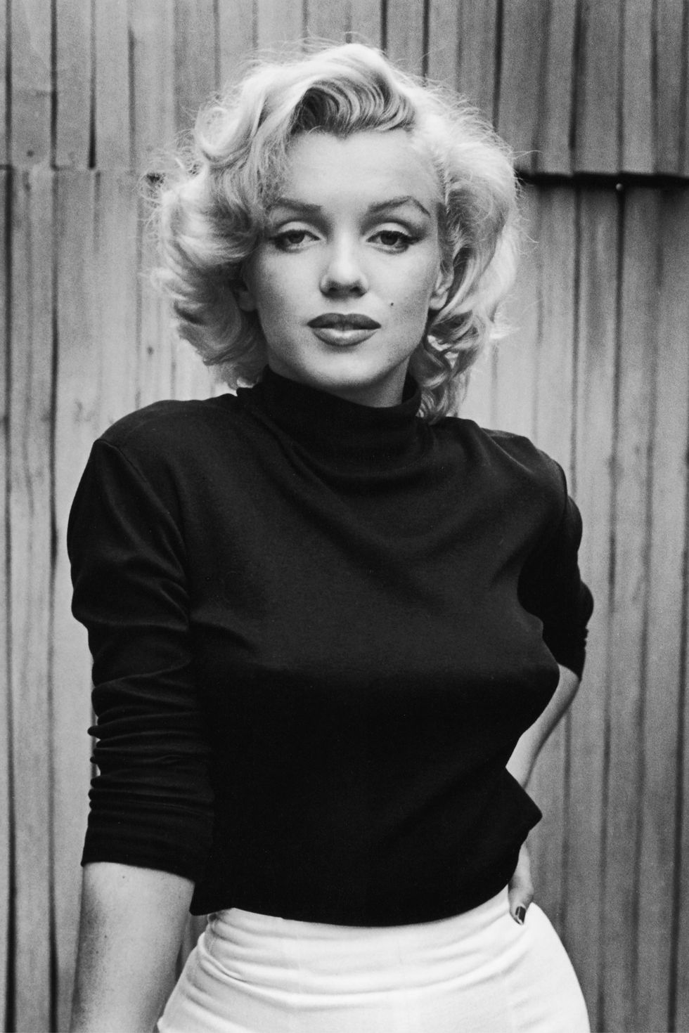 6 Conspiracy Theories About Marilyn Monroe's Death - How Did Marilyn Monroe  Die