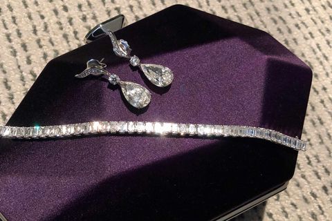 Marin Hinkle Emmys jewelry