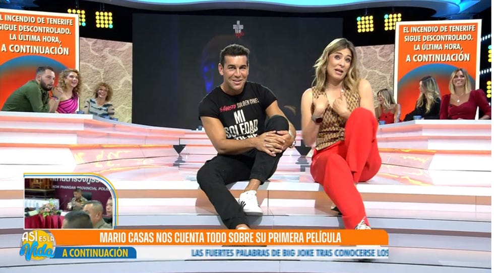 mario casas y sandra barneda en el programa 'así es la vida'