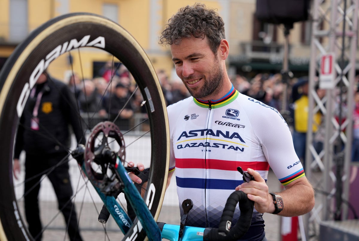 Must-See T.V. For Cycling Fans: Mark Cavendish Doesn’t Hold Back in New ...