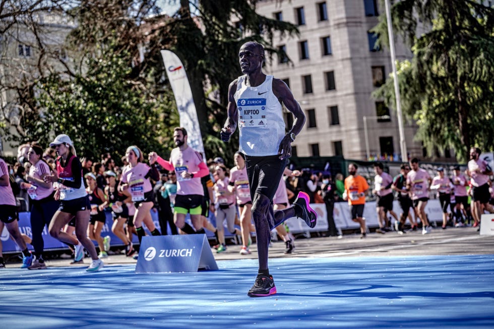 mark kiptoo bate récord mundial máster m45 de maratón en madrid