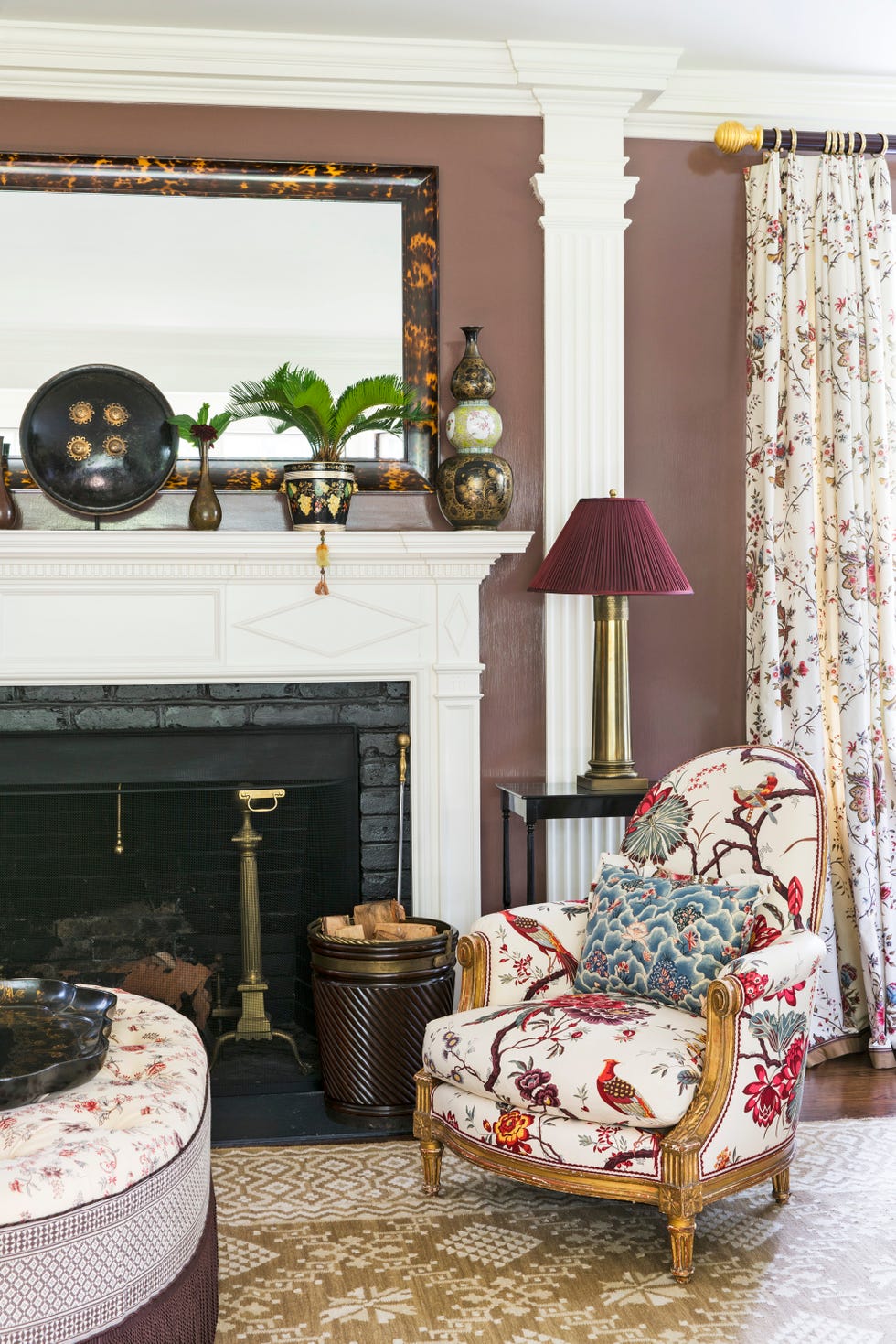 markham roberts living room