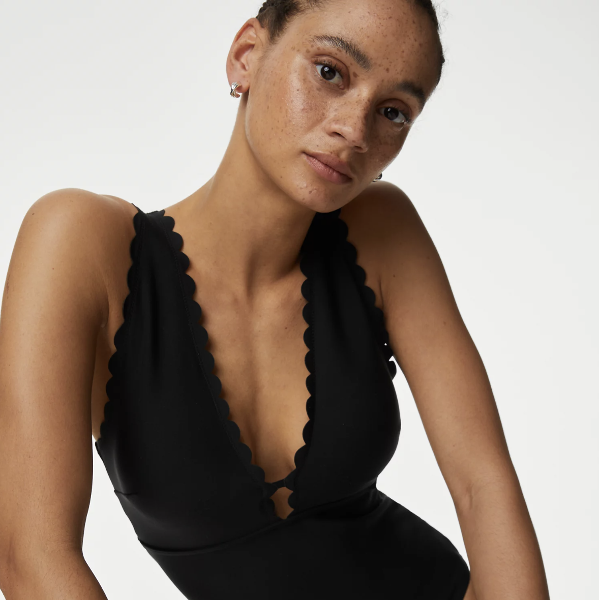 https://hips.hearstapps.com/hmg-prod/images/marks-spencer-swimsuit-65c0f7222d43e.png?crop=1.00xw:0.861xh;0,0&resize=1200:*