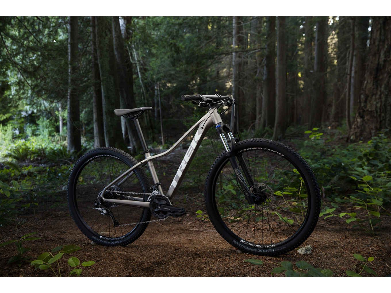 Trek Marlin 7 Hardtail Cheap Mountain Bikes for Women