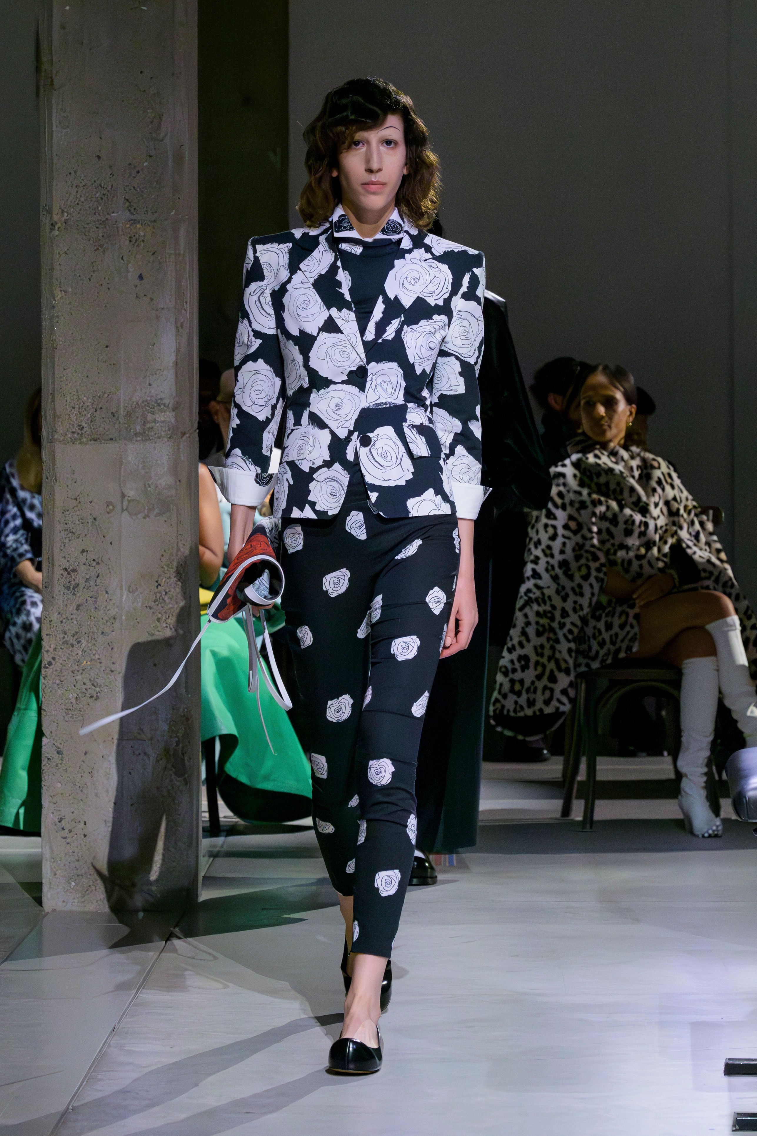 マルニ(MARNI)」2025春夏コレクション | ファッション | ELLE マルニ(MARNI)」2025春夏コレクション | ファッション | ELLE