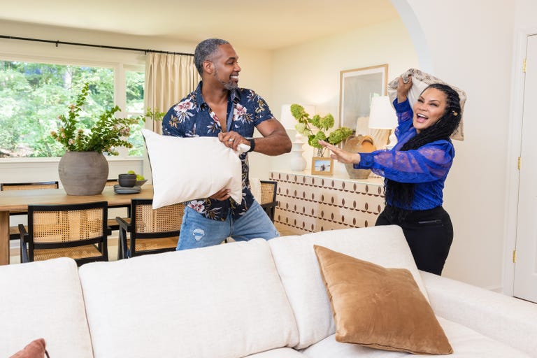 Hgtv s married to real estate stars returns for season 3