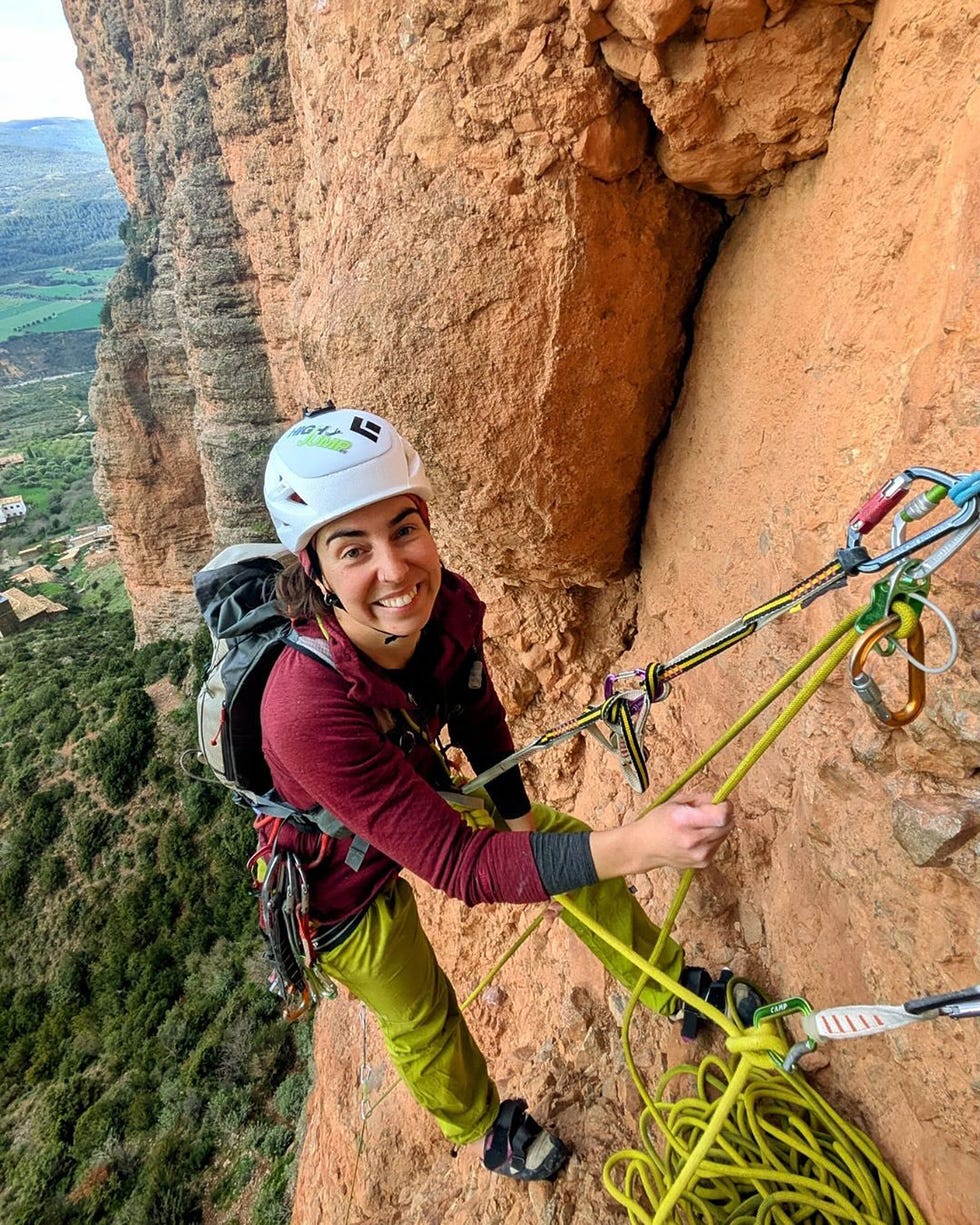 marta jimenez, la 'mujer adrenalina' de 'el hormiguero' practicando escalada