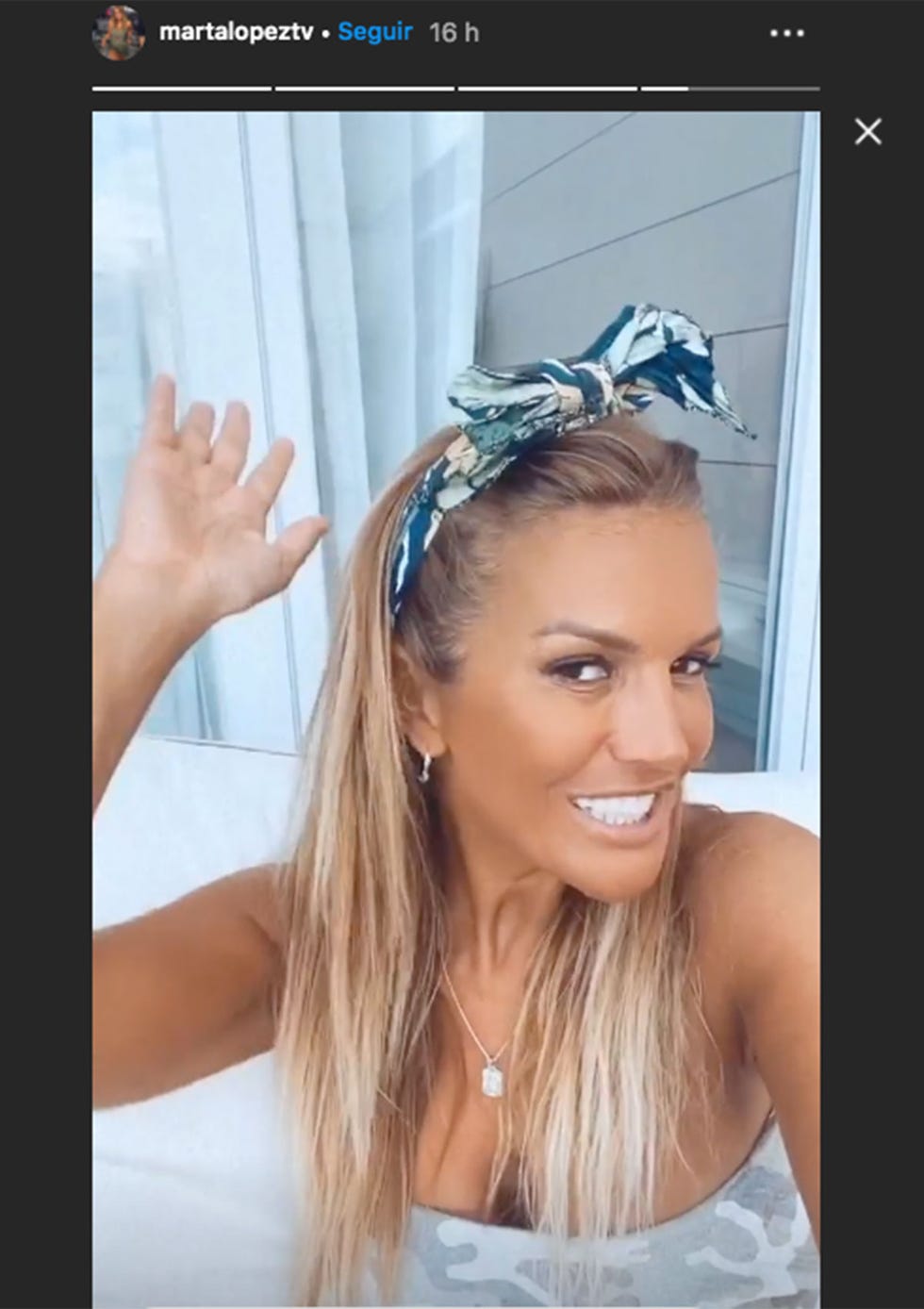 marta lópez dedica una canción a efrén reyero