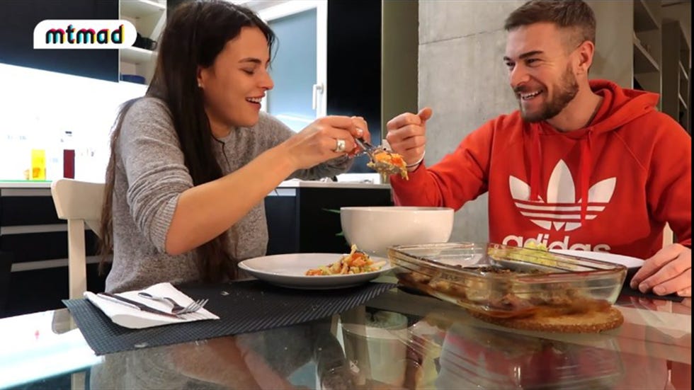 marta peñate y tony spina, esposados