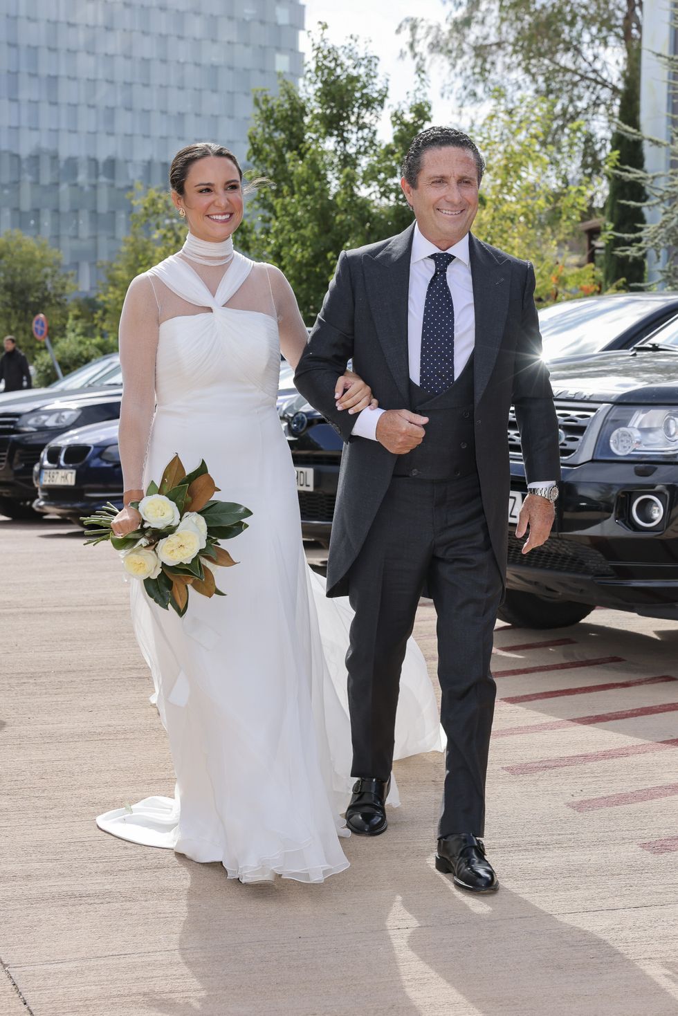 marta pombo se casa con vestido de novia de redondo brand