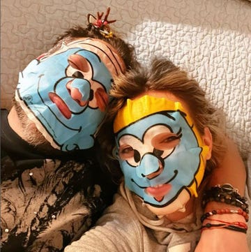 Marta Riesco y Antonio David Flores, plan beauty en casa con mascarillas hidratantes marta riesco y antonio david flores, plan beauty en casa con mascarillas hidratantes