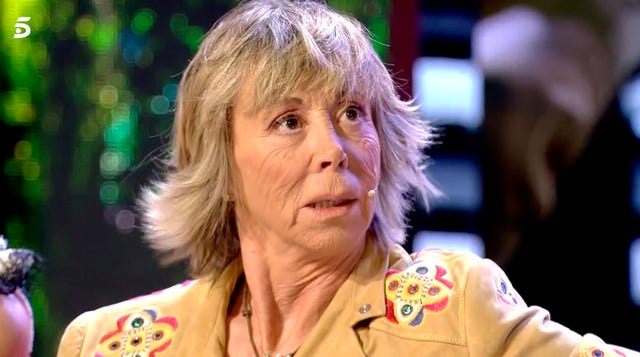 La esposa de Chelo García Cortés no ve con buenos ojos el comportamiento que tiene la periodista con Isabel Pantoja
