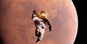 un astronauta sobre marte