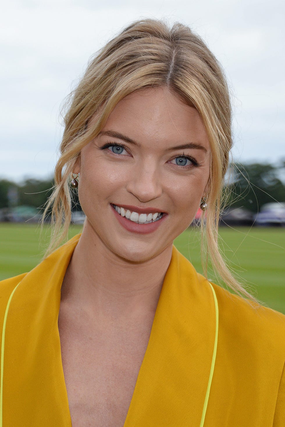 Hair, Blond, Face, Hairstyle, Eyebrow, Yellow, Beauty, Chin, Lip, Smile, 