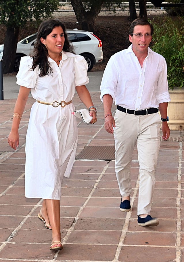 jose luis martinez almeida y teresa urquijo