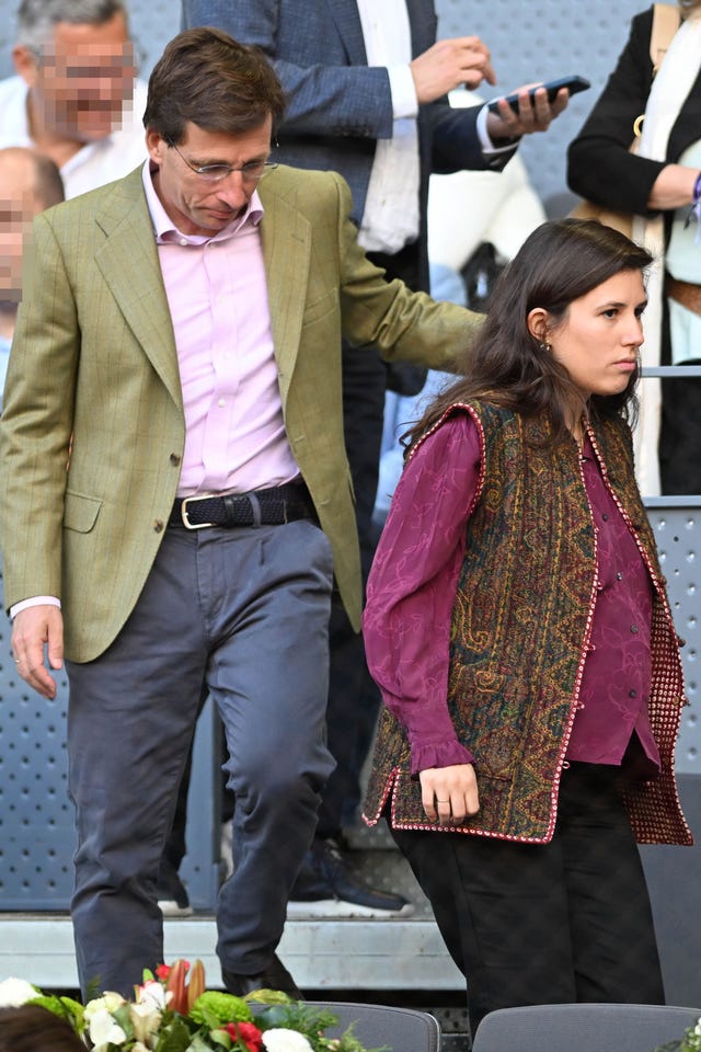 martinez almeida y teresa urquijo