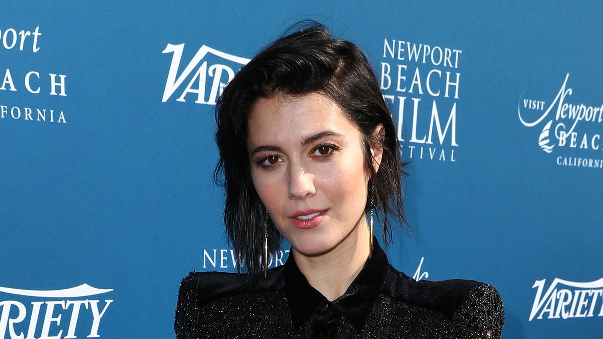 Mary Elizabeth Winstead Cast as Huntress in 'Interesting and New and  Exciting' 'Birds of Prey