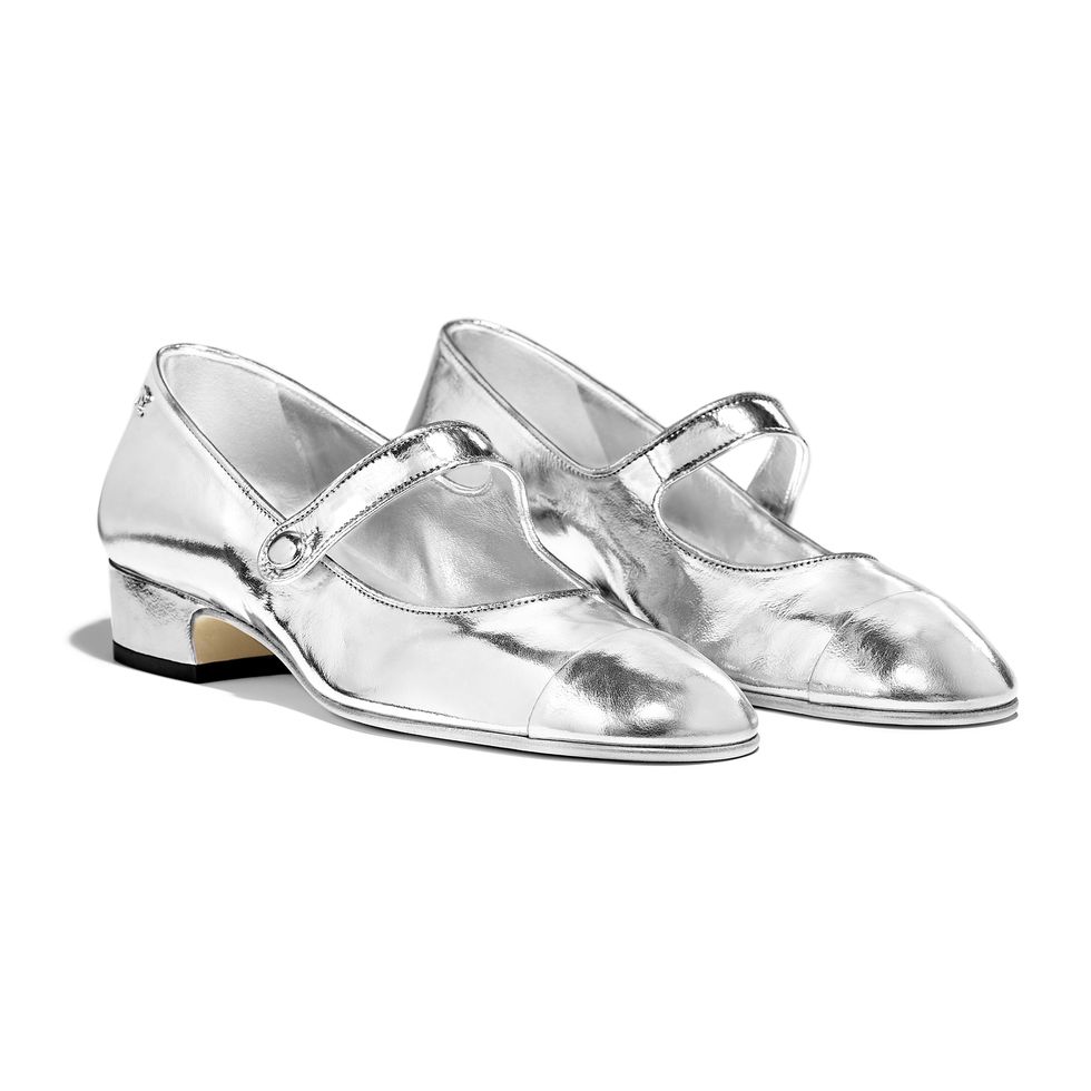 Footwear, White, Shoe, Silver, Sandal, Mary jane, Metal, Silver, Bridal shoe, Dancing shoe, 