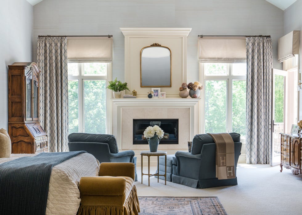symmetric bedroom curtains