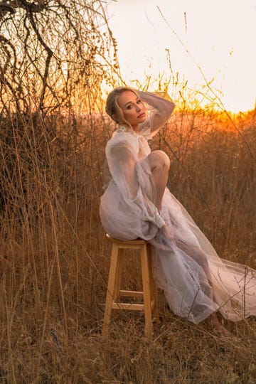 mary bonnet selling sunset