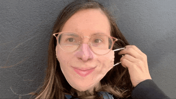 mascarilla impresa con la foto de una cara