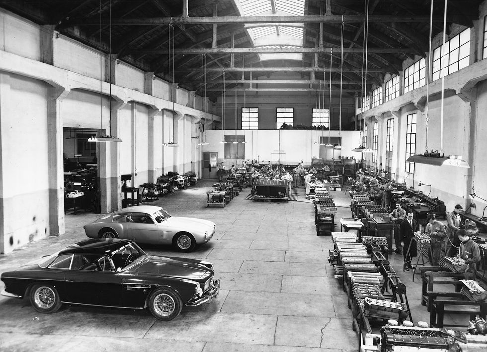 Land vehicle, Vehicle, Motor vehicle, Car, Assembly line, Classic, Factory, Mass production, Machine, Classic car, 