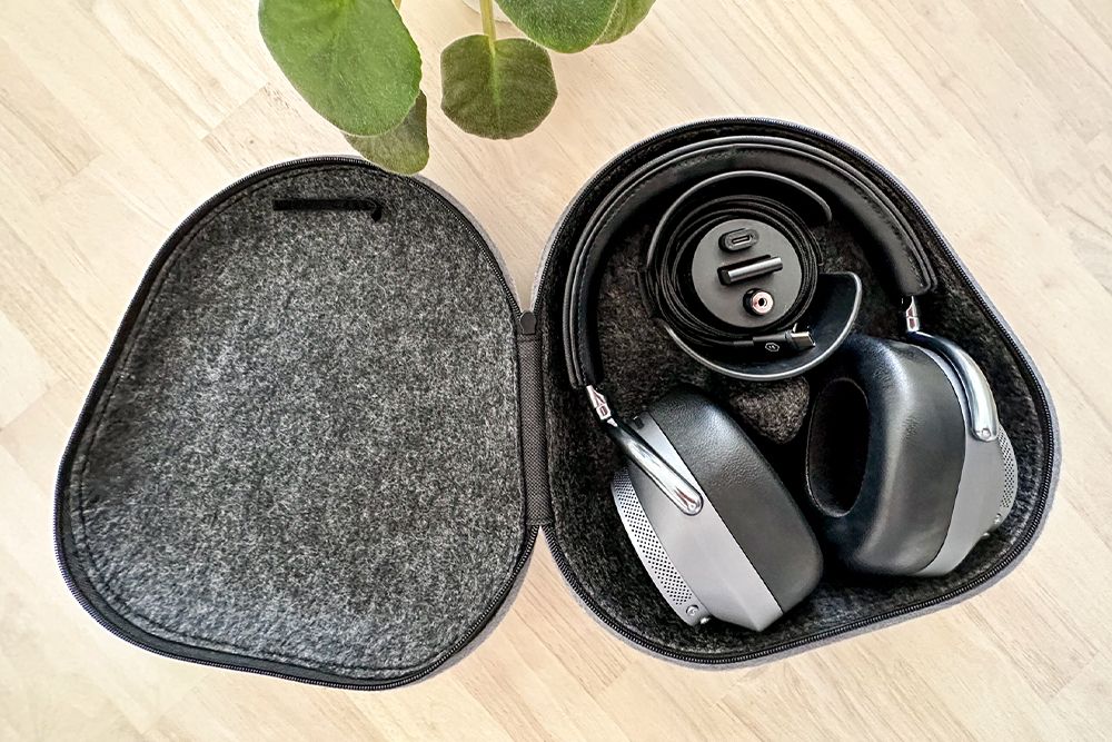 Master & Dynamic MW75 Review: Beautiful Design, Great Sound, Hefty