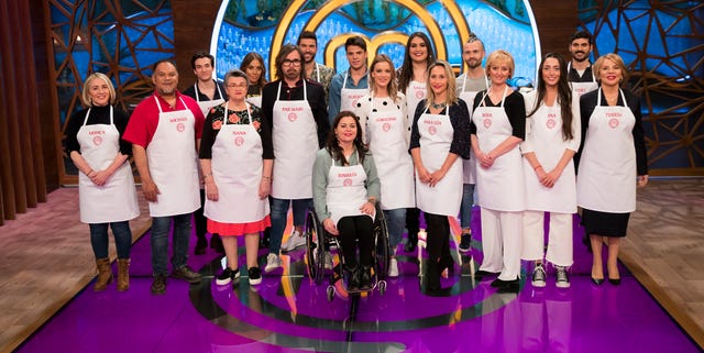 masterchef 8-aspirantes Los 16 aspirantes de 'Masterchef 8' posan juntos
