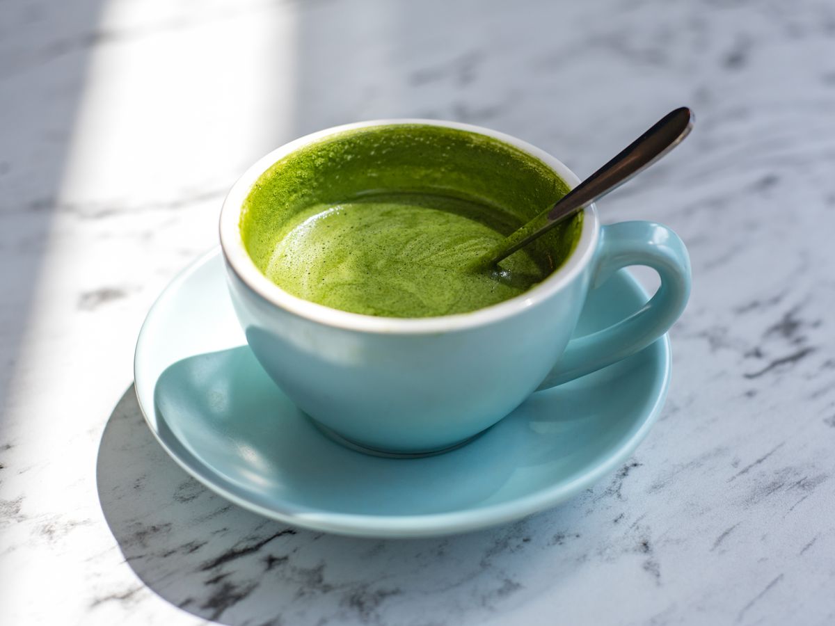8 Health benefits of drinking matcha tea for your body and brain