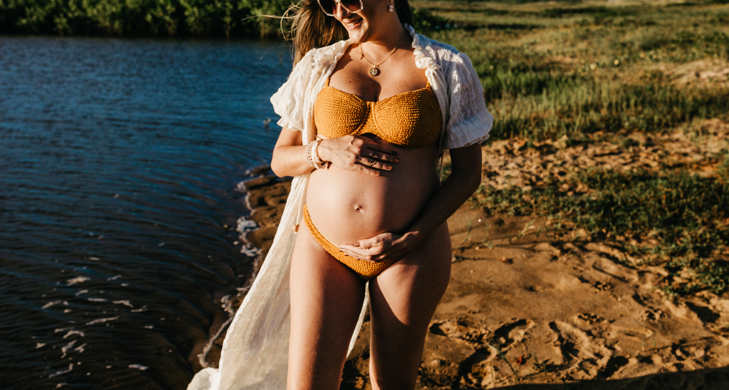 8 Women On How It Really Feels When Strangers Touch Your Pregnant Belly pic