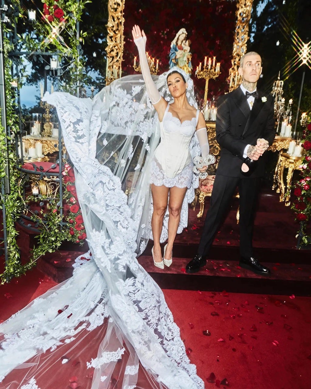 Kourtney Kardashian e Travis Barker, il wedding sarà presto in tv