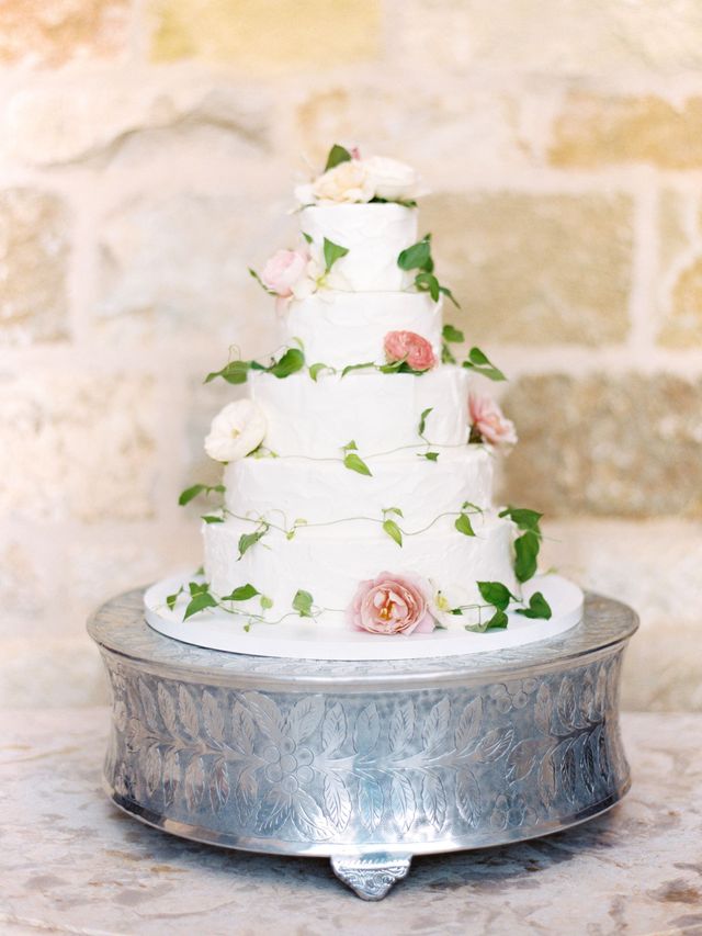Wedding cake, Cake decorating, Buttercream, Sugar paste, Icing, Pasteles, Wedding ceremony supply, Cake, Sugar cake, Torte, 