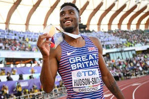 matthew hudson smith exhibe su bronce en la final de 400 metros en los mundiales al aire libre de eugene